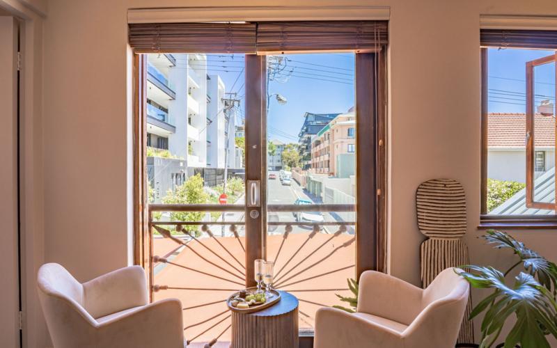 1 Bedroom Property for Sale in Sea Point Western Cape